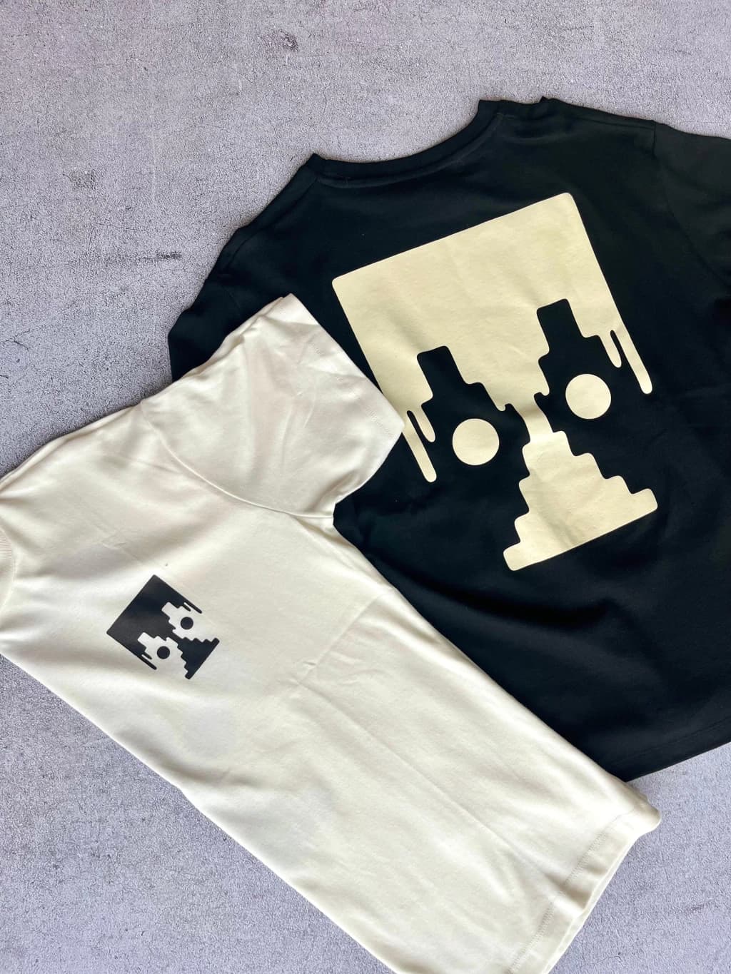 REMERA STONE